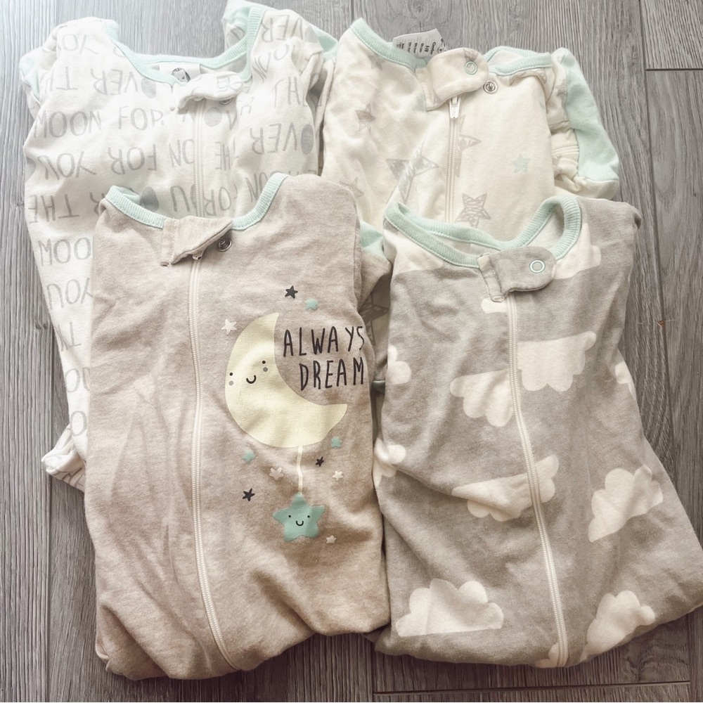 set of 4 dreamy onesies ☁️🌙